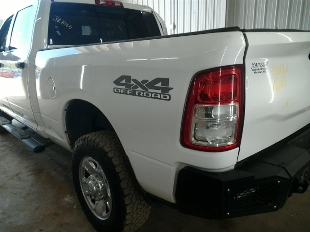 RAM2500 2019 High Mounted Stop Light 104892156