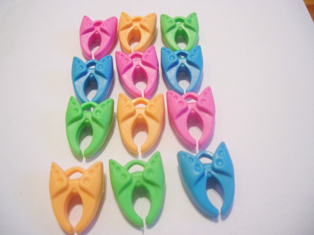 12 UNIVERSAL BOBBIN CLAMPS