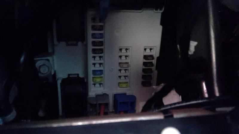 CHEROKEE 2018 Fuse Box Cabin 6645