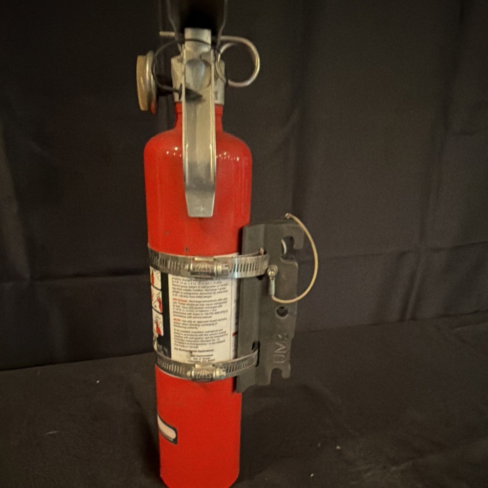 H3R Performance Red Fire Extinguisher with Mount, Halotron Compatible