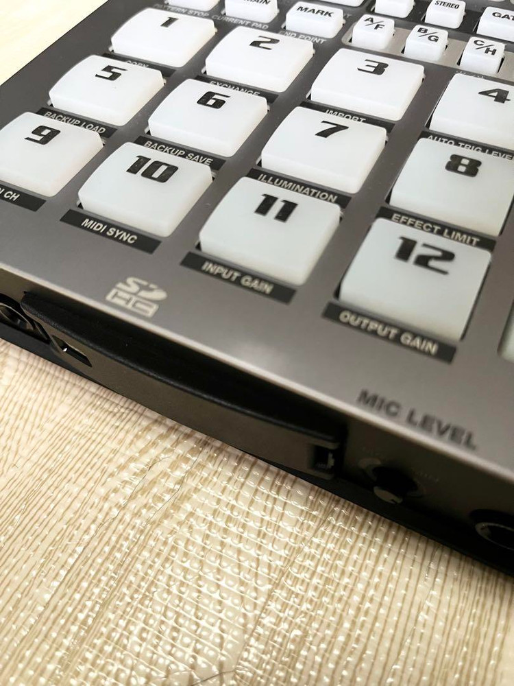 Roland SP-404SX Compact Linear Wave Sampler With Power cable Used