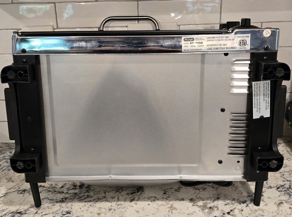 DeLonghi Convection Toaster Oven, Model EO-2058