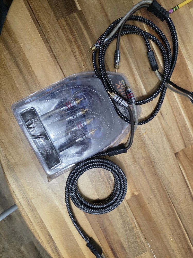 Sundown RCA 6 FT CABLE Car Audio