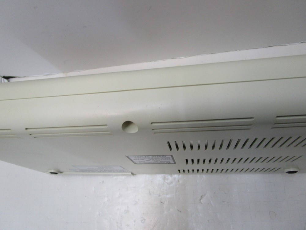 COMMODORE VIC-20 2-PIN STYLE 324003 COMPUTER TESTED AND WORKING LV8 💻