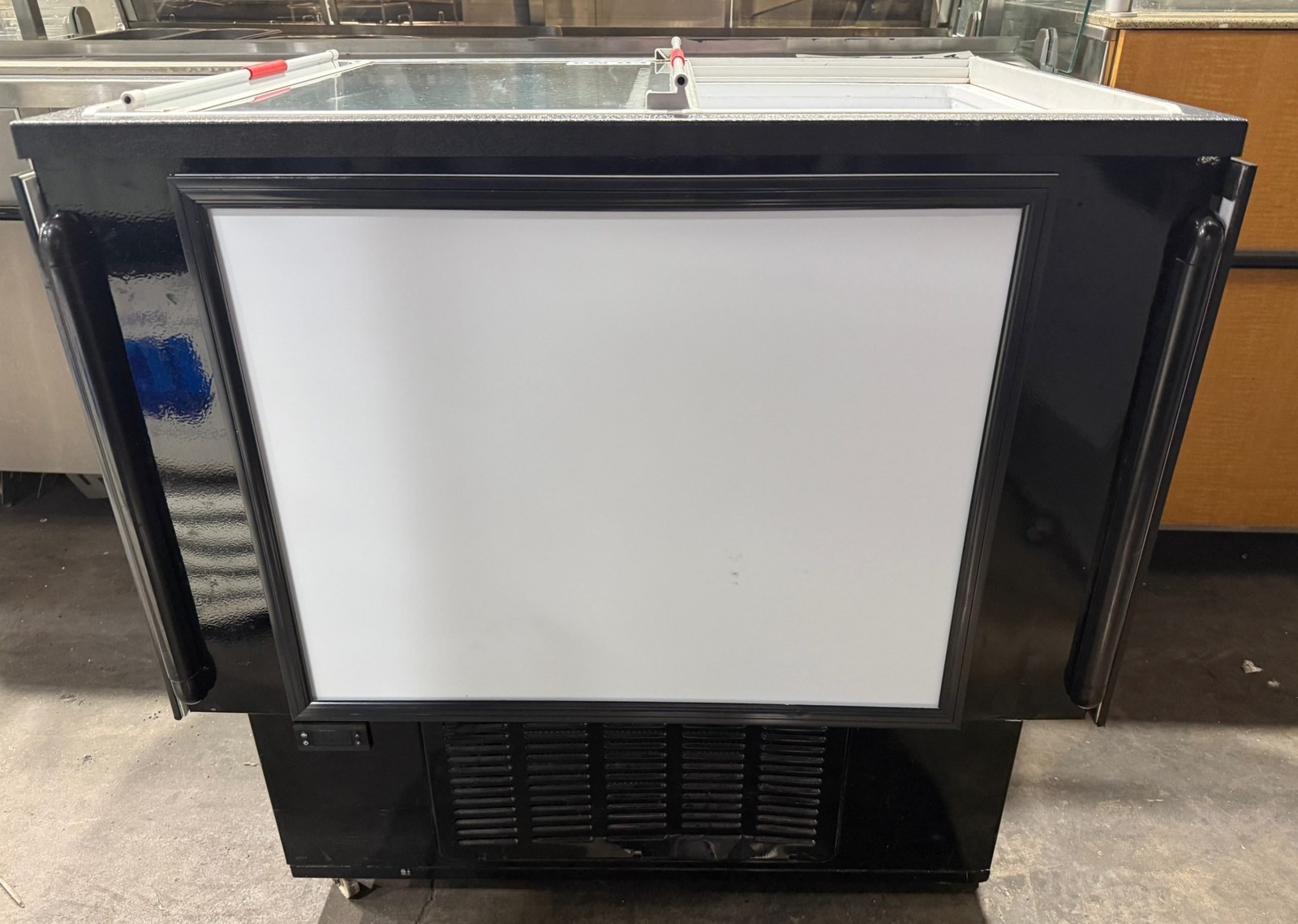 AUCMA SD-160K SLIDE TOP CHEST COOLER FREEZER REFRIGERATED ISLAND DISPLAY