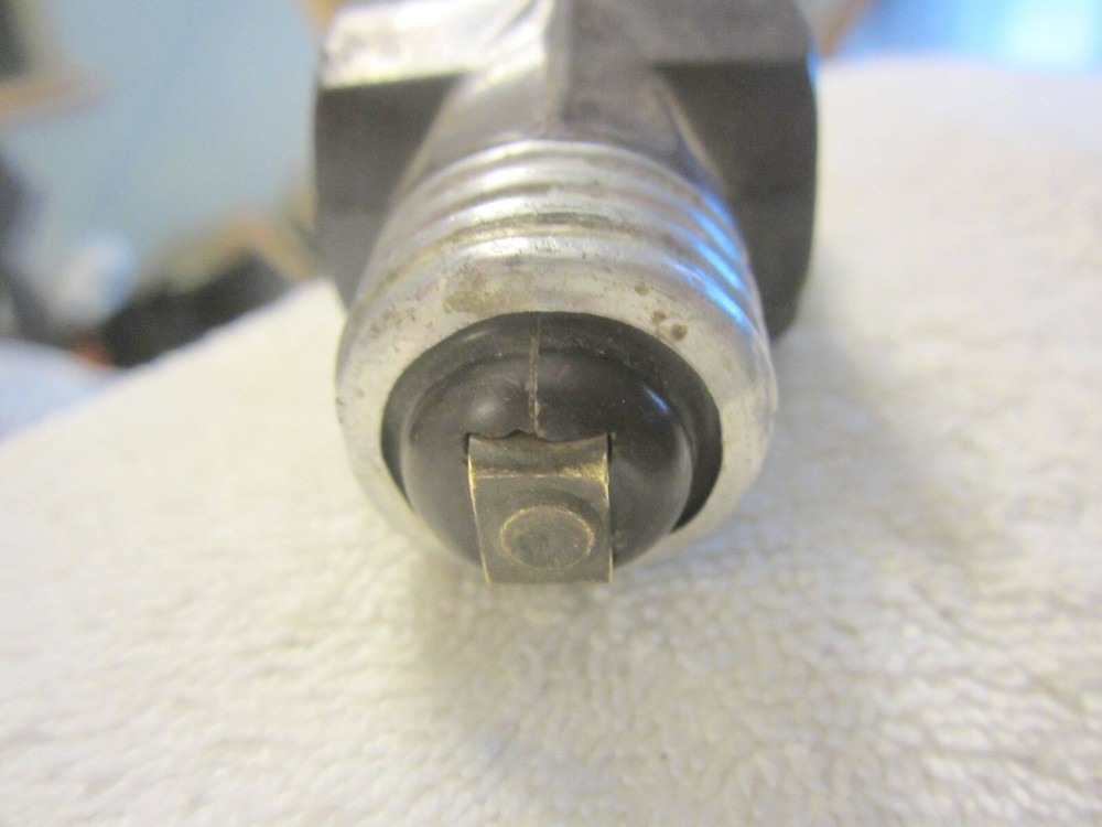 120 volt Leviton screw in socket for light bulb,multi plug,brown,VTG
