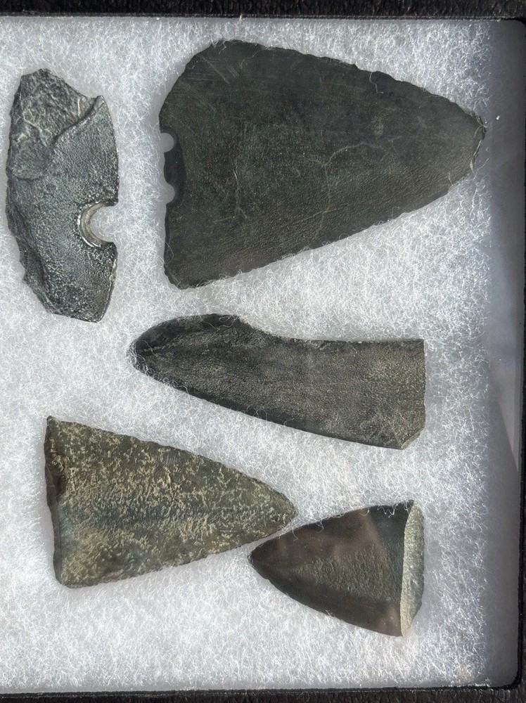 5 Stone Artifacts Biface Prehistoric Projectile Points, Scraper Basalt/Chert