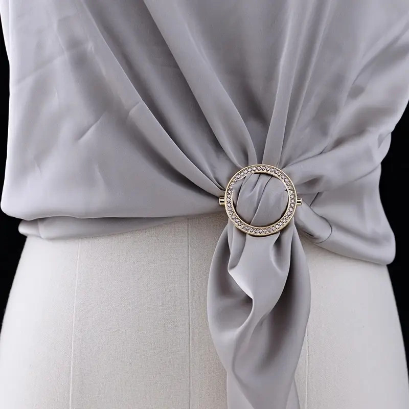 1x Adjustable Buckle Circle Shawls Scarves Multifunction Elegant SILVER