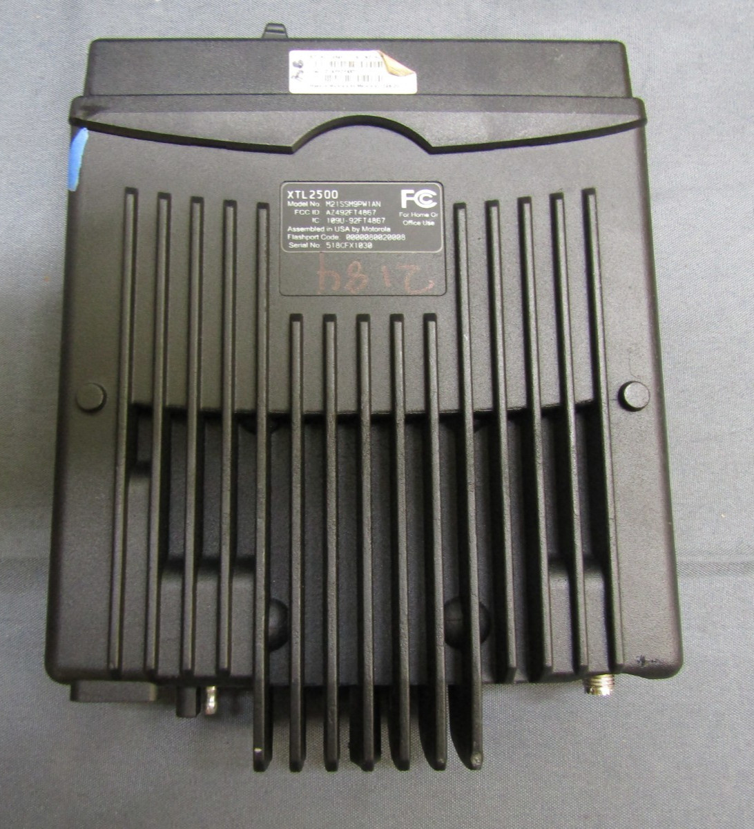 Motorola XTL2500 450-520 MHz UHF Remote Head Two Way Radio M21SSM9PW1AN