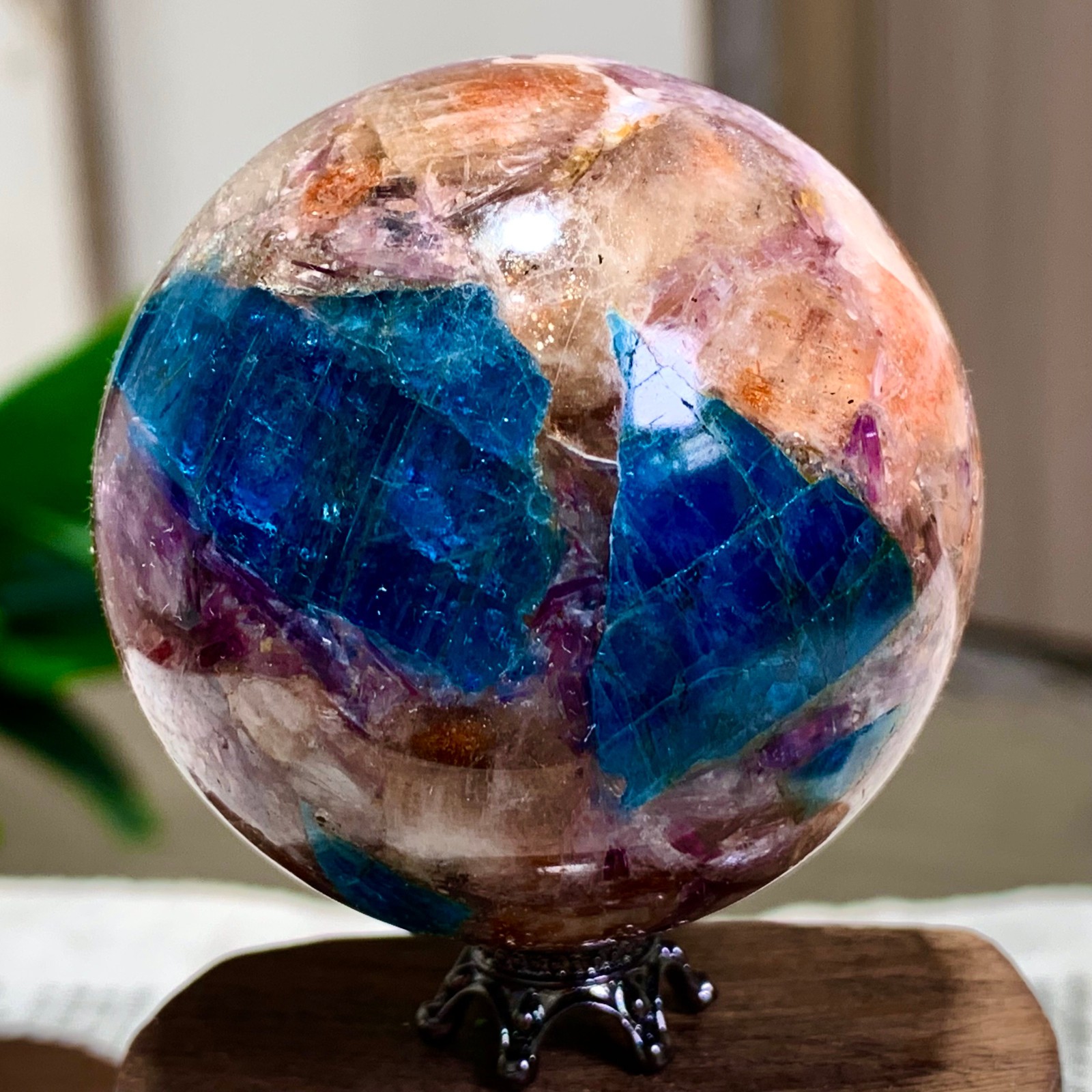 180G Natural Blue Aptite +Sun Stone purple lepidolite Sphere mineral sample