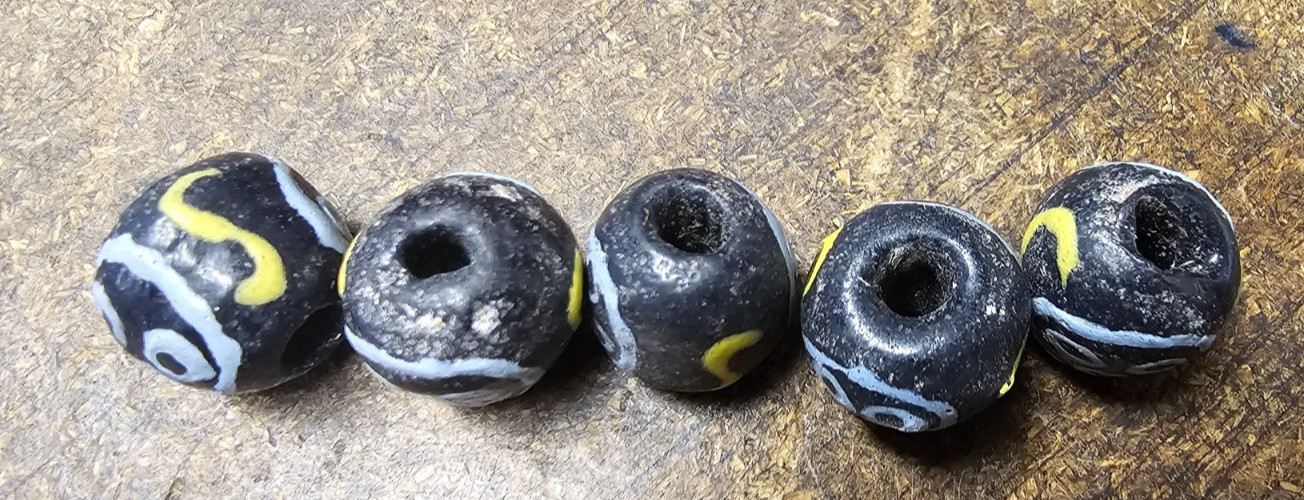 5 Baule Face Venetian Trade Beads