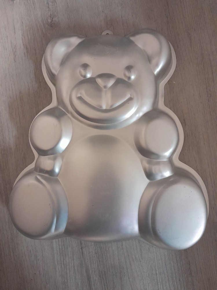 1982 Wilton Huggable Bear Aluminum Baking Pan