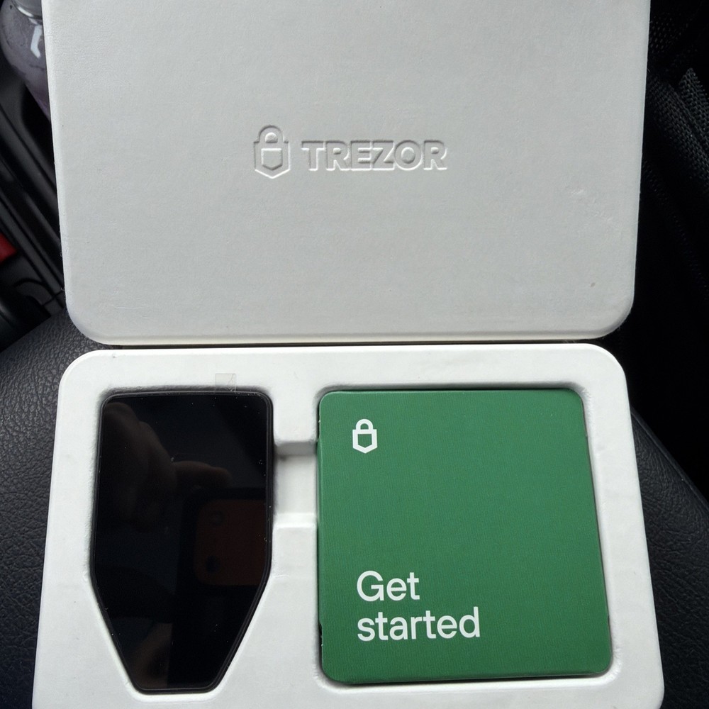Trezor Safe 5 Passphrase Secure Element Crypto Hardware Wallet Touch Screen TS5