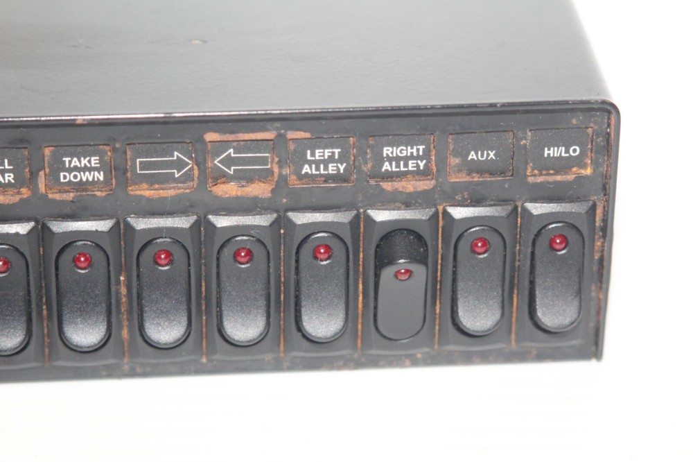Whelen PCC-10W Power Control Box Center 10 Switch On Off Toggle Red (WORKING!)
