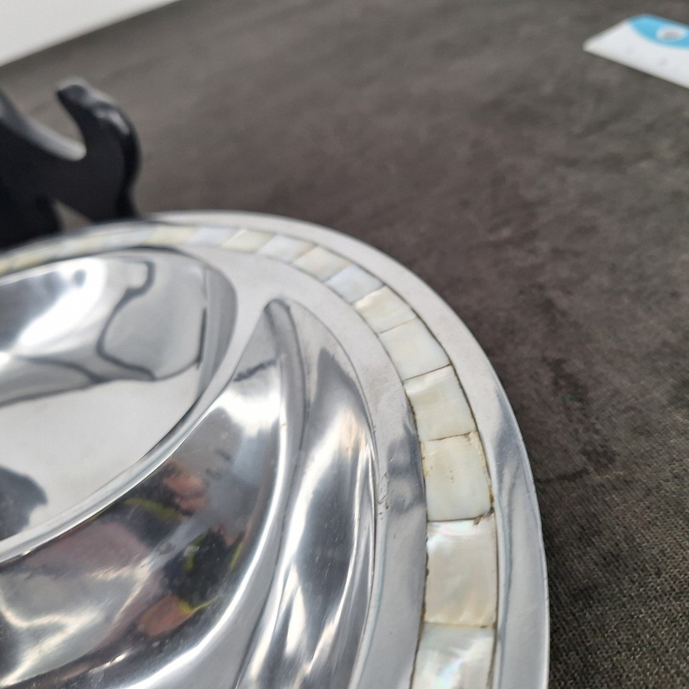 Towle Silversmith 12" Divided Bowl Mother of Pearl inlaid edge Made in India