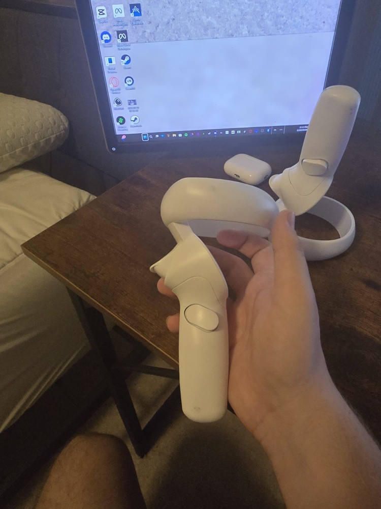 Pico Neo 3 Pro Virtual Reality Headset With Controllers