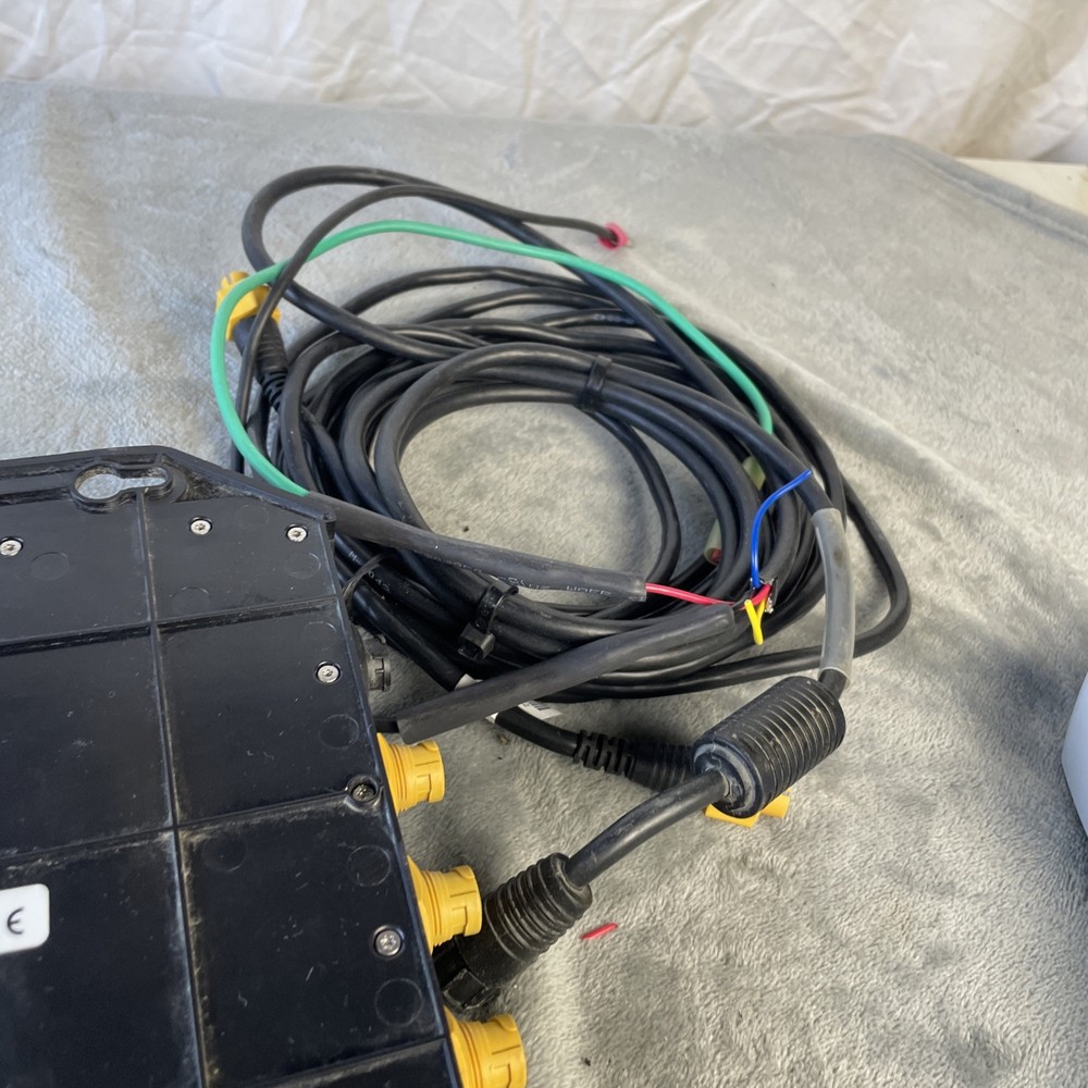 Lowrance Structure Scan 3D High-Resolution Unit With Cords