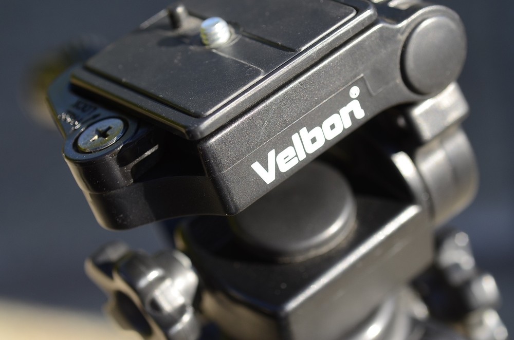 VELBON DF-40 TRIPOD Deluxe Lightweight Dual Function with Quick Release Plate