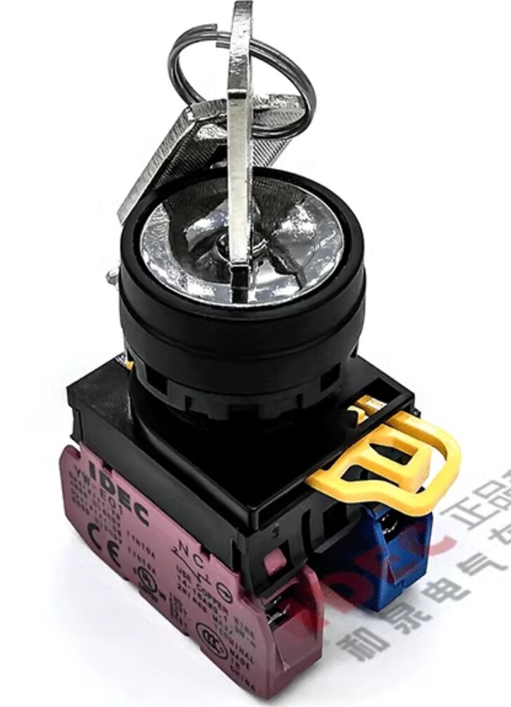 1pcs IDEC Key selector switch YW1K-2AE11