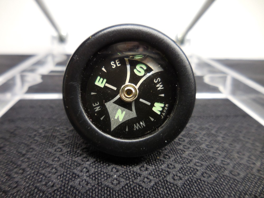 Compasses(3),1 Hunting field compass (works) + 2 engineer compass (needing work)