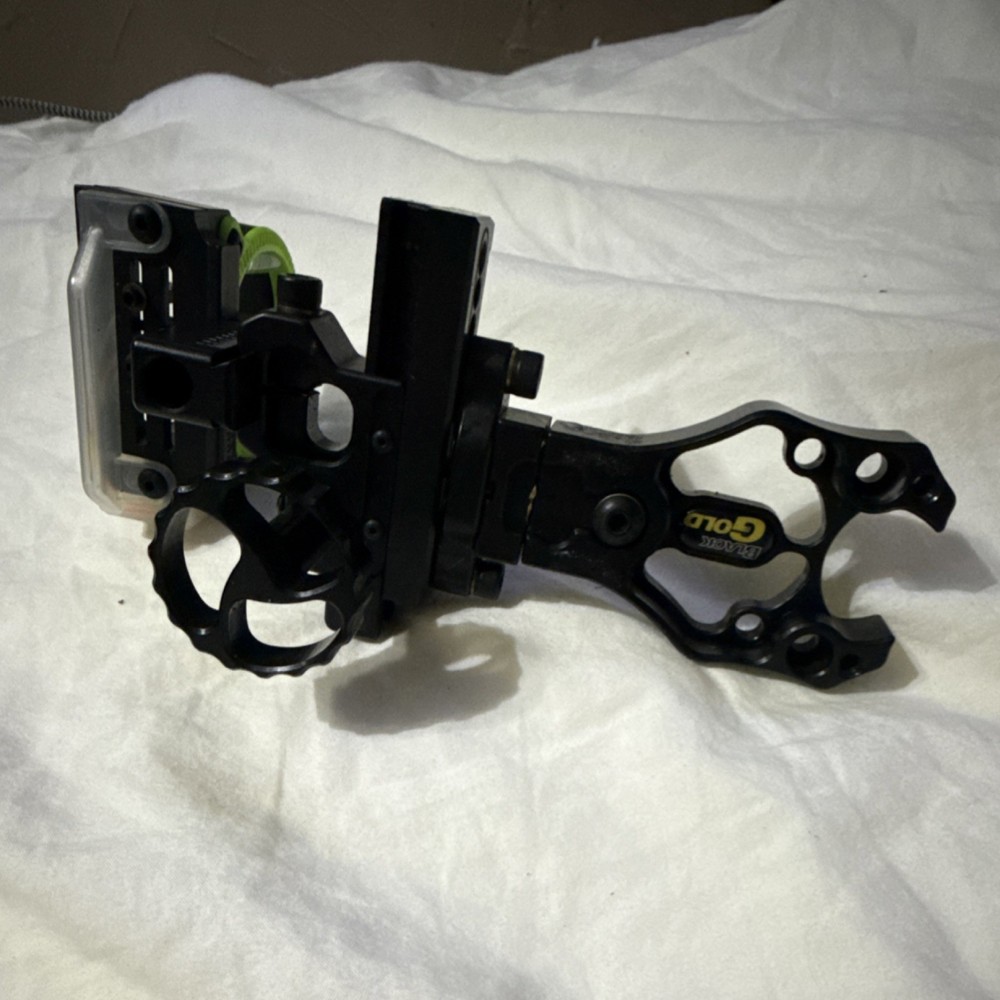 Black Gold Fixed Pin Archery Sight Black 3-Pin slider with Adjustable Knobs