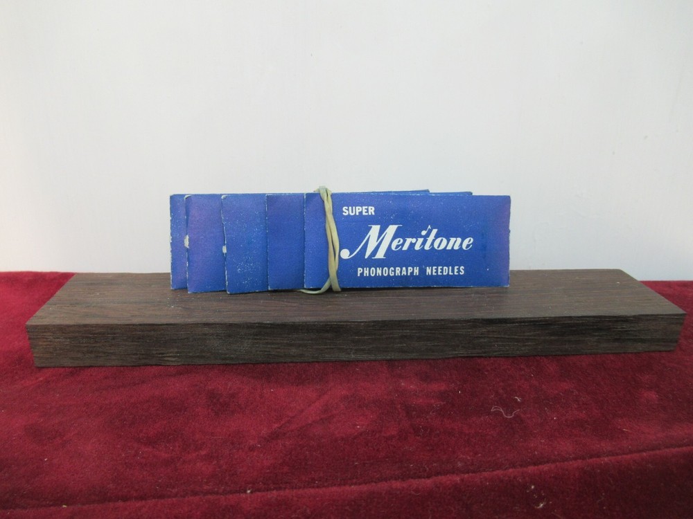 Package of SUPER MERITONE PHONOGRAPH NEEDLES. 10 Needles per PKG