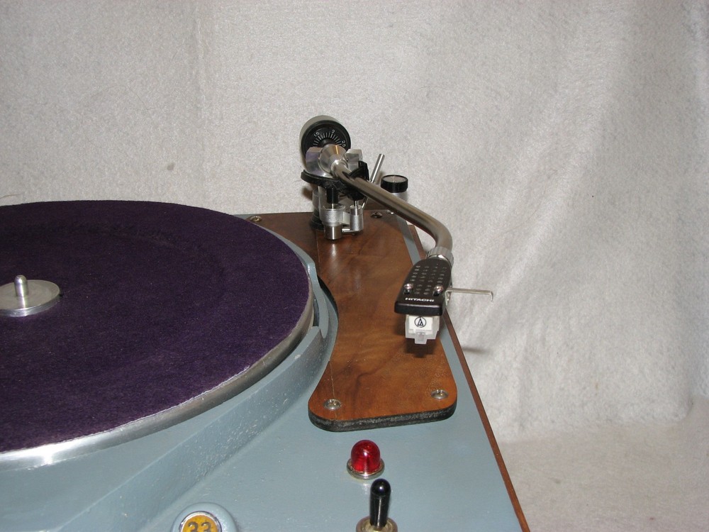 Russco Studio Pro Model B turntable