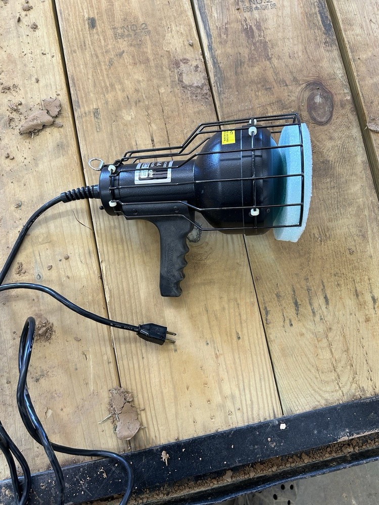 Yellow Jacket Leak Detection Black light