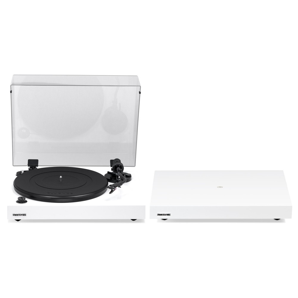 Fluance RT82 Reference HiFi Turntable with Ortofon OM10 And Isolation Base