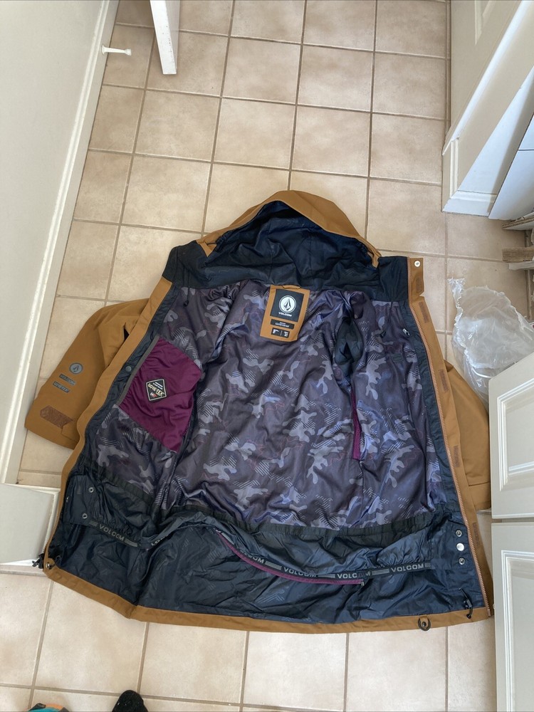 VOLCOM GoreTex Snowboarding Ski Jacket Women Medium READ