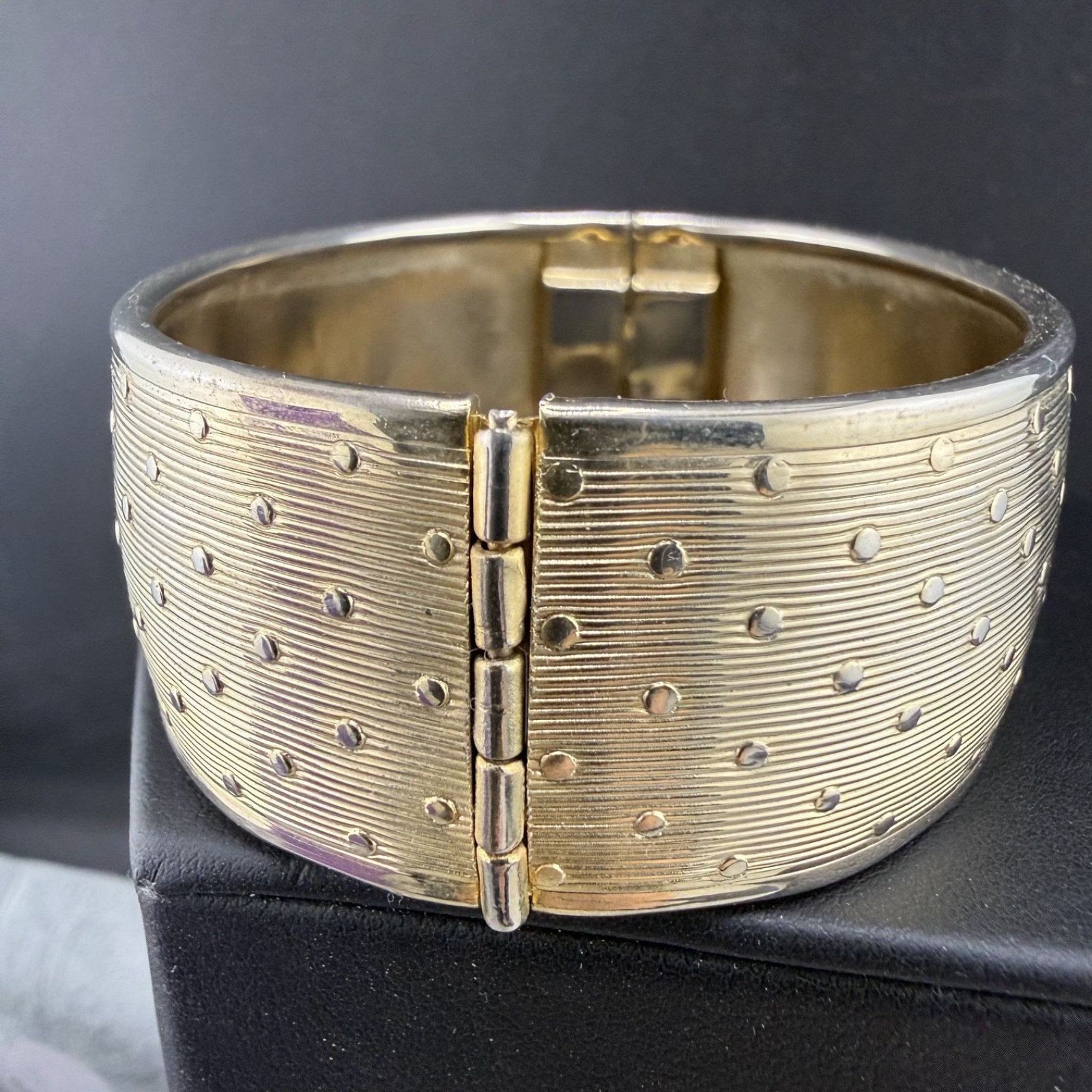 Vintage Bangle Bracelet Gold Tone Hinged 7”