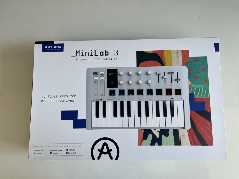 Arturia MiniLab 3 Keyboard Controller - White