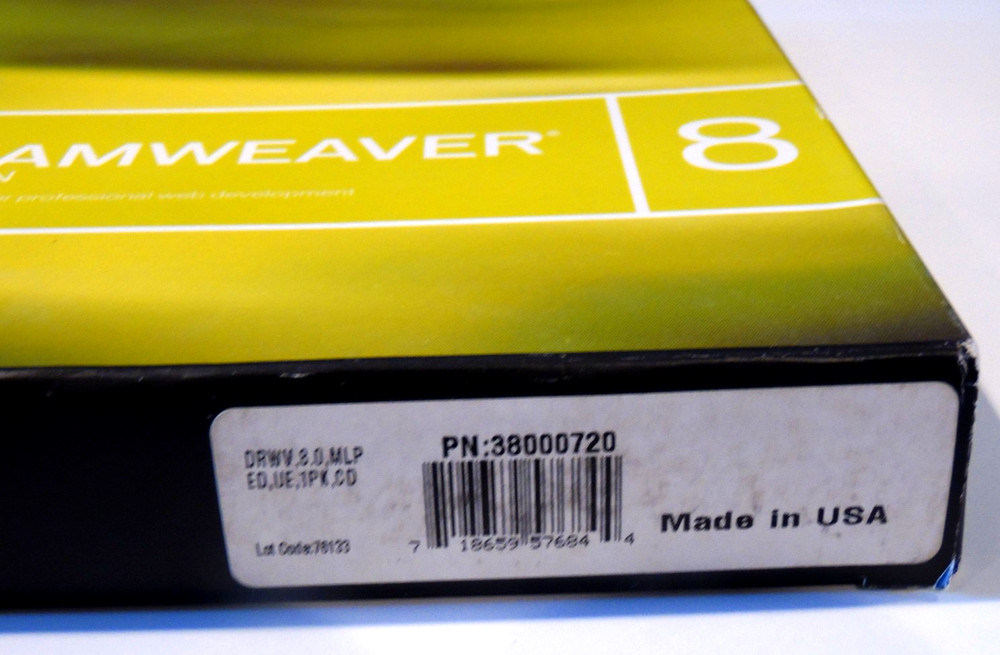 Macromedia Dreamweaver 8 * EDUCATION Version * CD-ROM Win XP/Mac - Used in Box