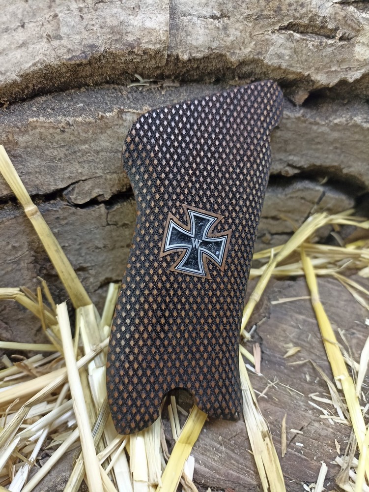 Luger P08 grips