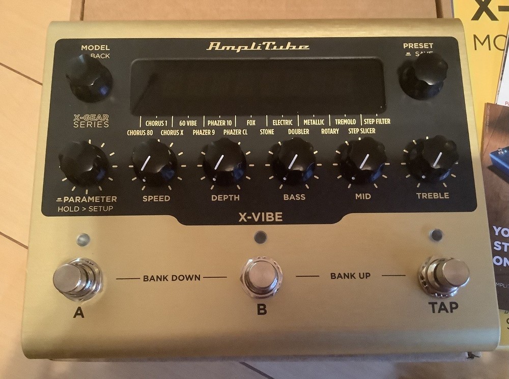IK Multimedia Amplitube X Vibe Chorus Multi Effect Pedal MIDI Used