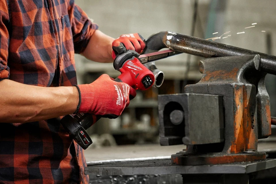 Milwaukee 2483-20 12V FUEL M12 3/8" X 13" Cordless Bandfile + 3ah Battery