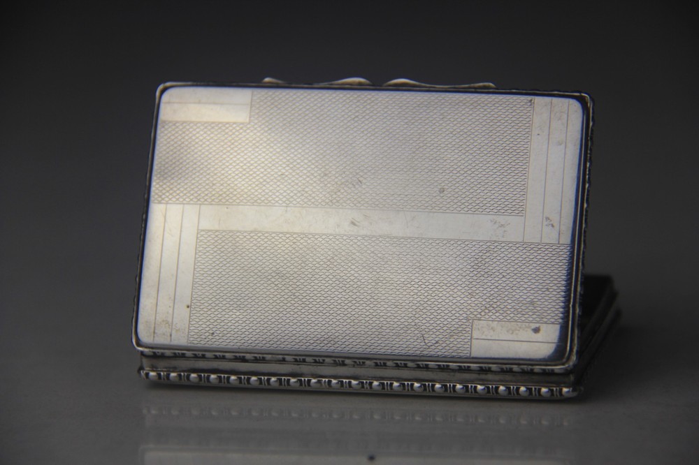 Vintage 800 Silver Compact Box