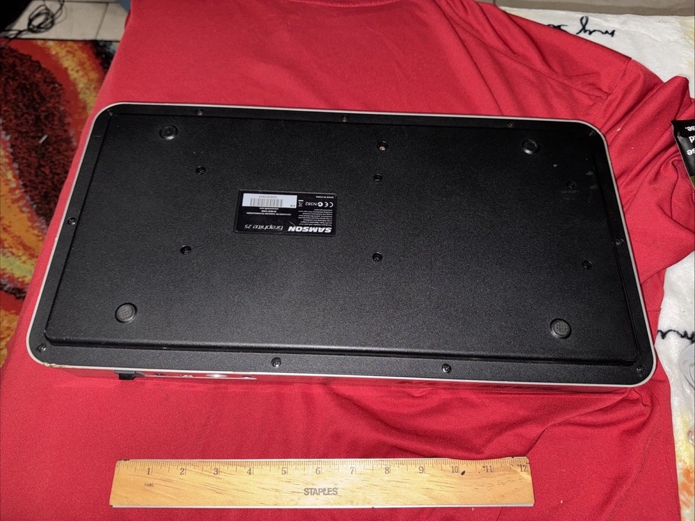 SAMSON GRAPHITE 25 (USB MIDI CONTROLLER KEYBOARD) (UNTESTED)