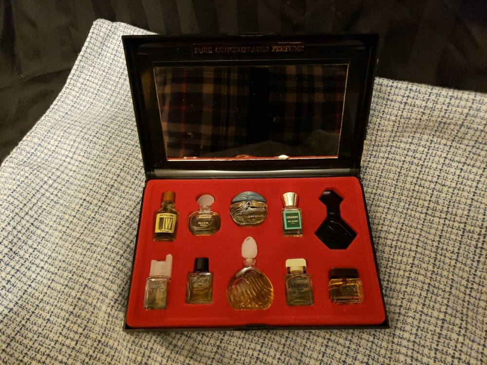 Les Meilleurs Parfums De Paris Mini Perfume Set (missing one)