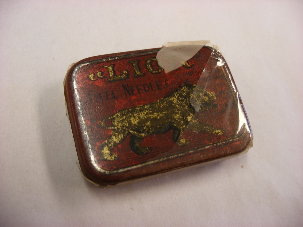 Phonograph Victrola Gramophone Needle Tin - Lion