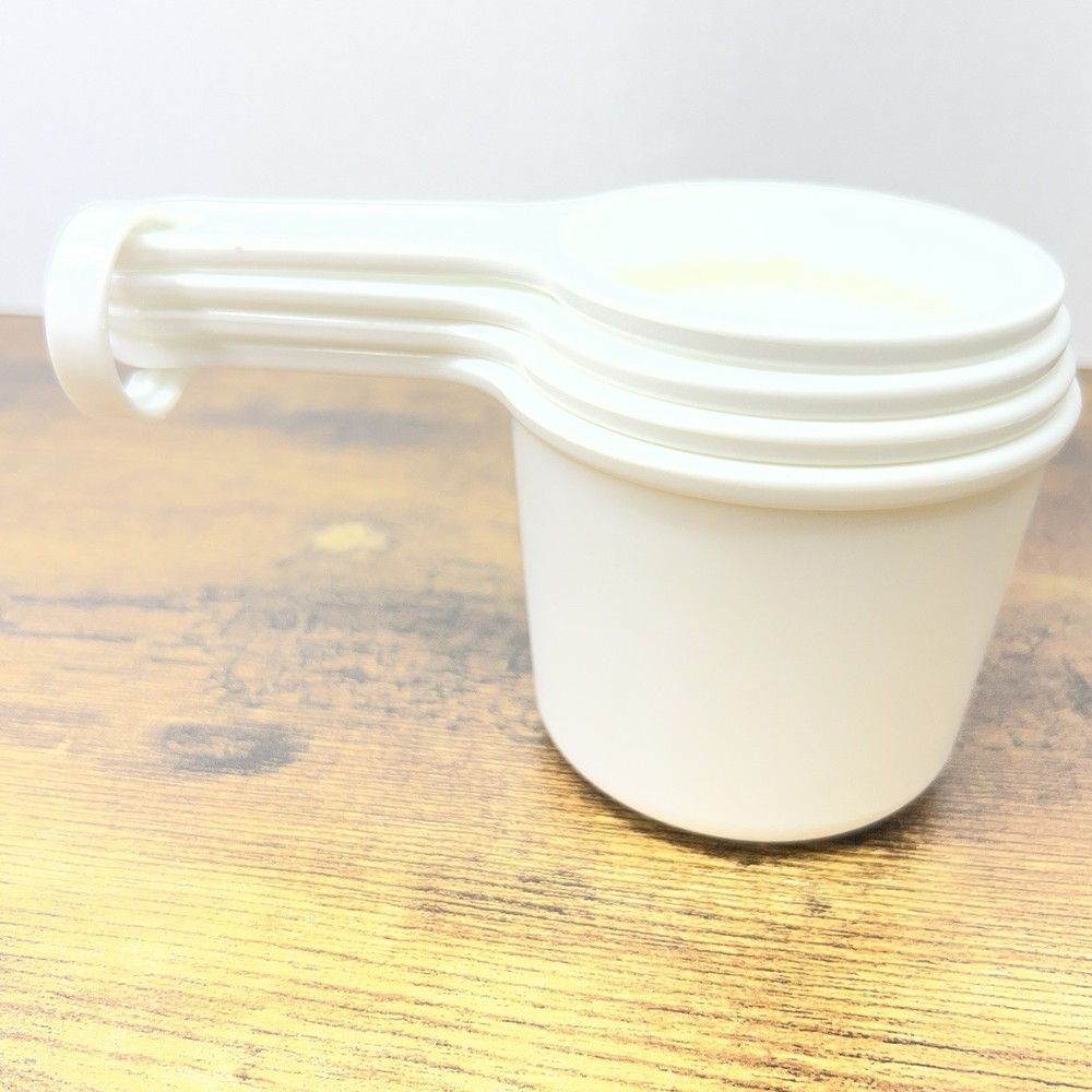 Rubbermaid Classic Measuring Cups White Plastic Baking Set Nesting
