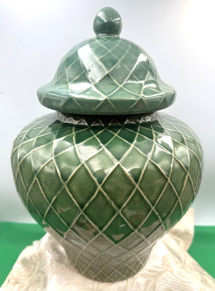 Beautiful Large Green Diamond Cut Pattern Ginger Jar