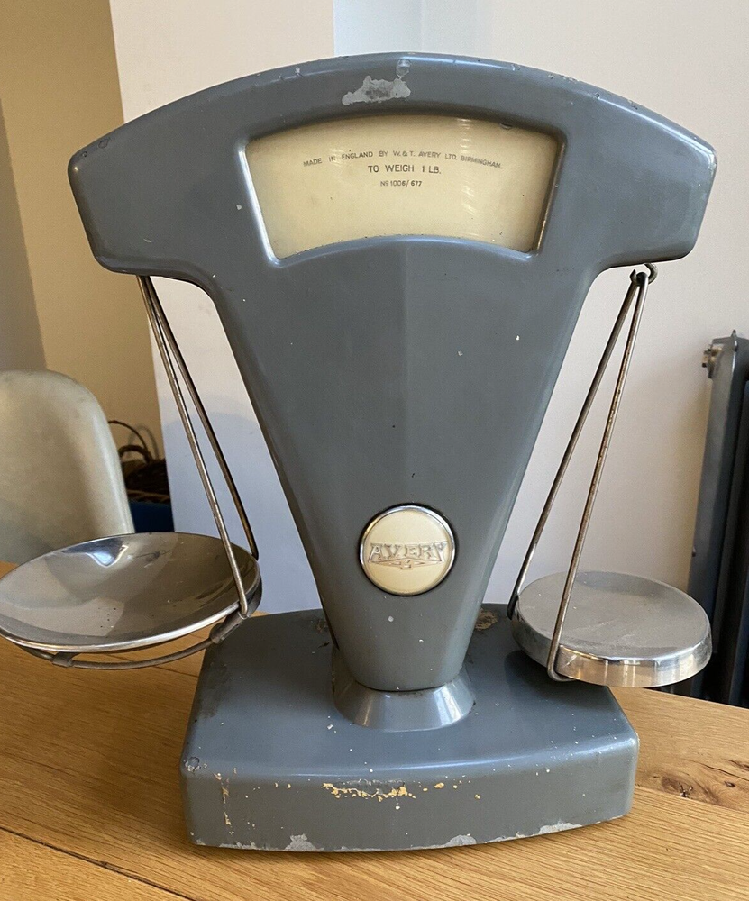 Vintage Avery weighing scales