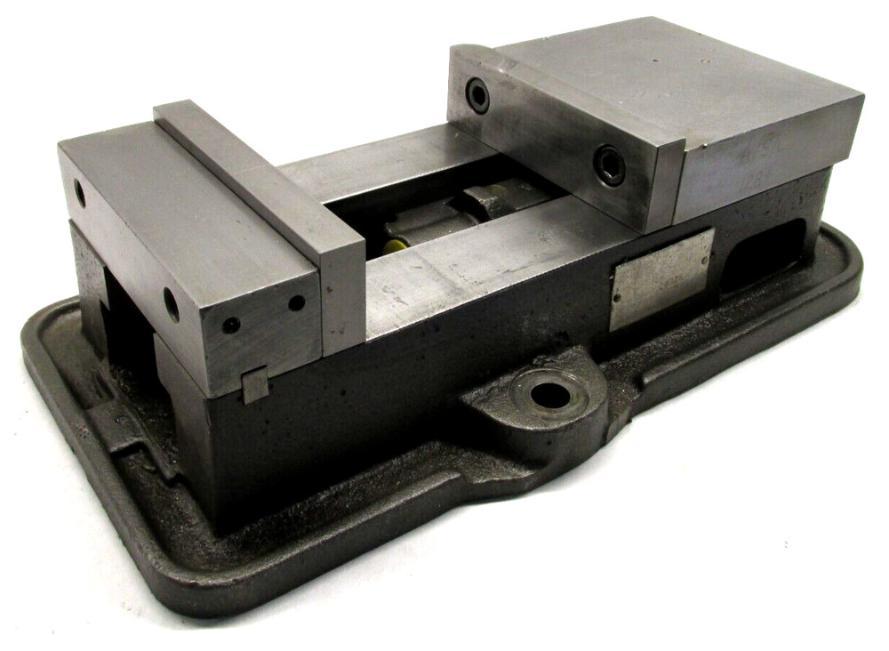 KURT ANGLOCK 6" MILLING MACHINE VISE w/ JAWS - #D60