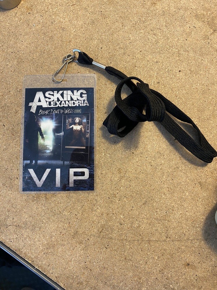 ASKING ALEXANDRIA - ORIGINAL BREAK DOWN THE WALLS TOUR LAMINATE BACKSTAGE PASS
