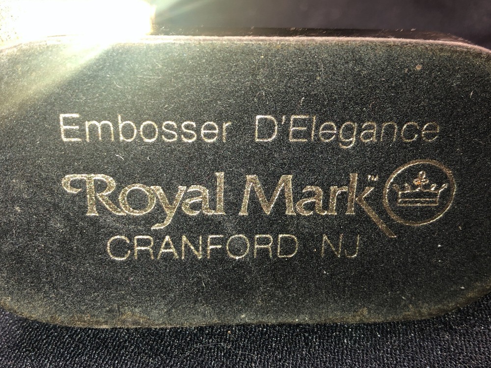 Royal Mark Embosser D ‘Elegance Brass RN-2000 USA Made PREOWNED