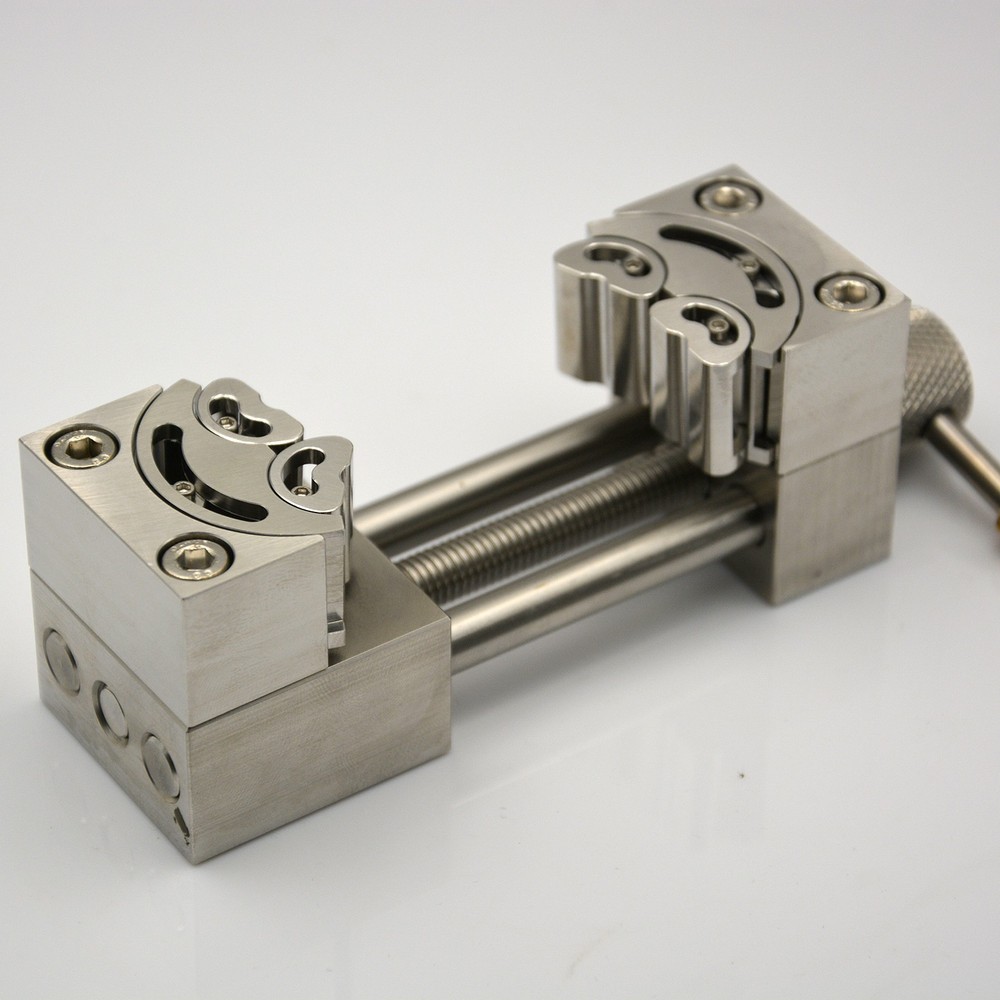 High Precision Stainless Steel Mini Vise – Watchmaker Grade for Engine Models