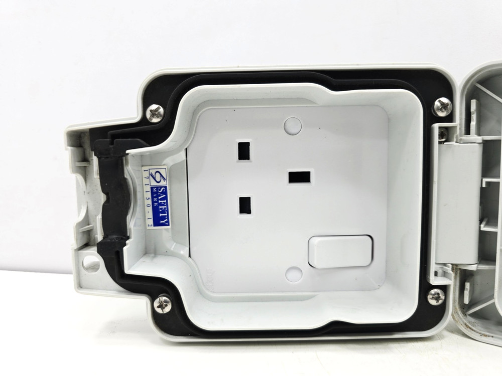 HAGER IP66 WEATHERPROOF SWITCH SOCKET