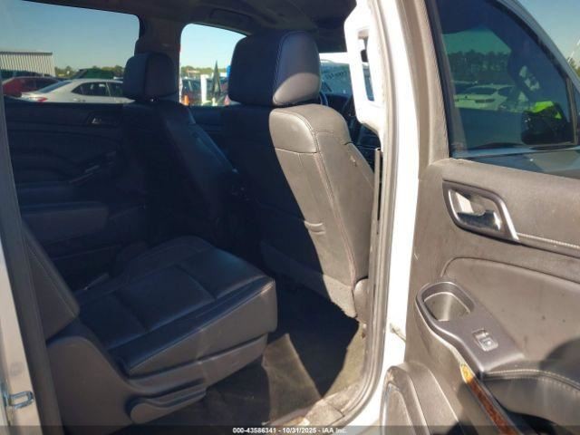 SUBCHEV15 2017 Glove Box 4890056