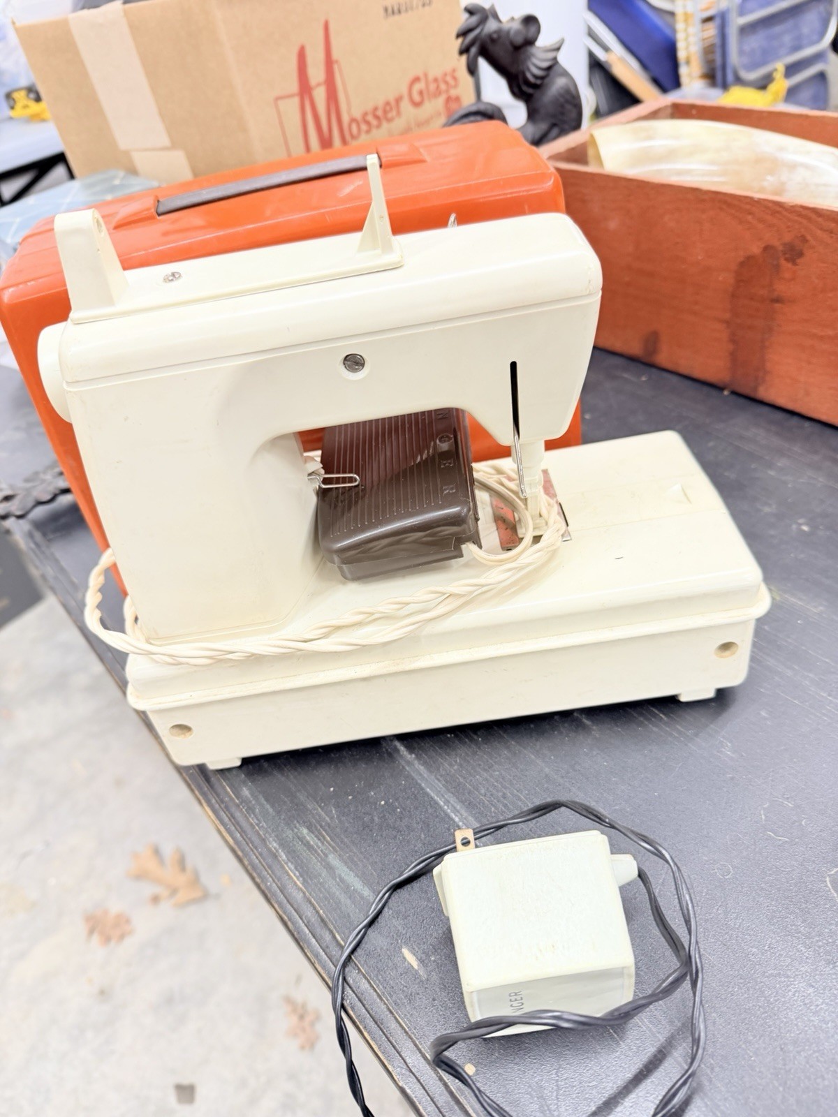 Vintage Singer Junior Miss Child’s Sewing Machine w/ Case & Foot Pedal